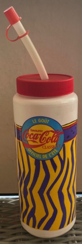 58127-1 € 3,00 coca cola drinkbeker geel paars  H D.jpeg